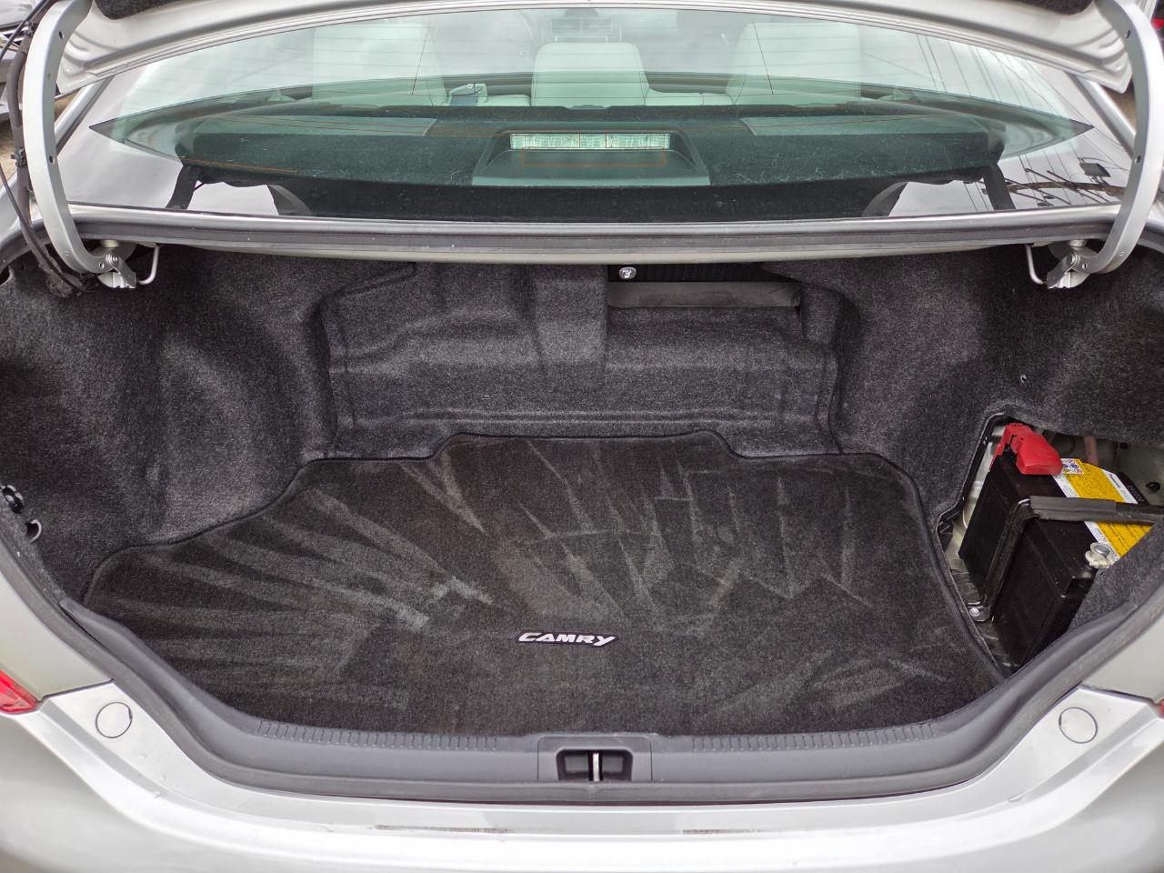 Toyota Camry Hybrid XLE 2014
