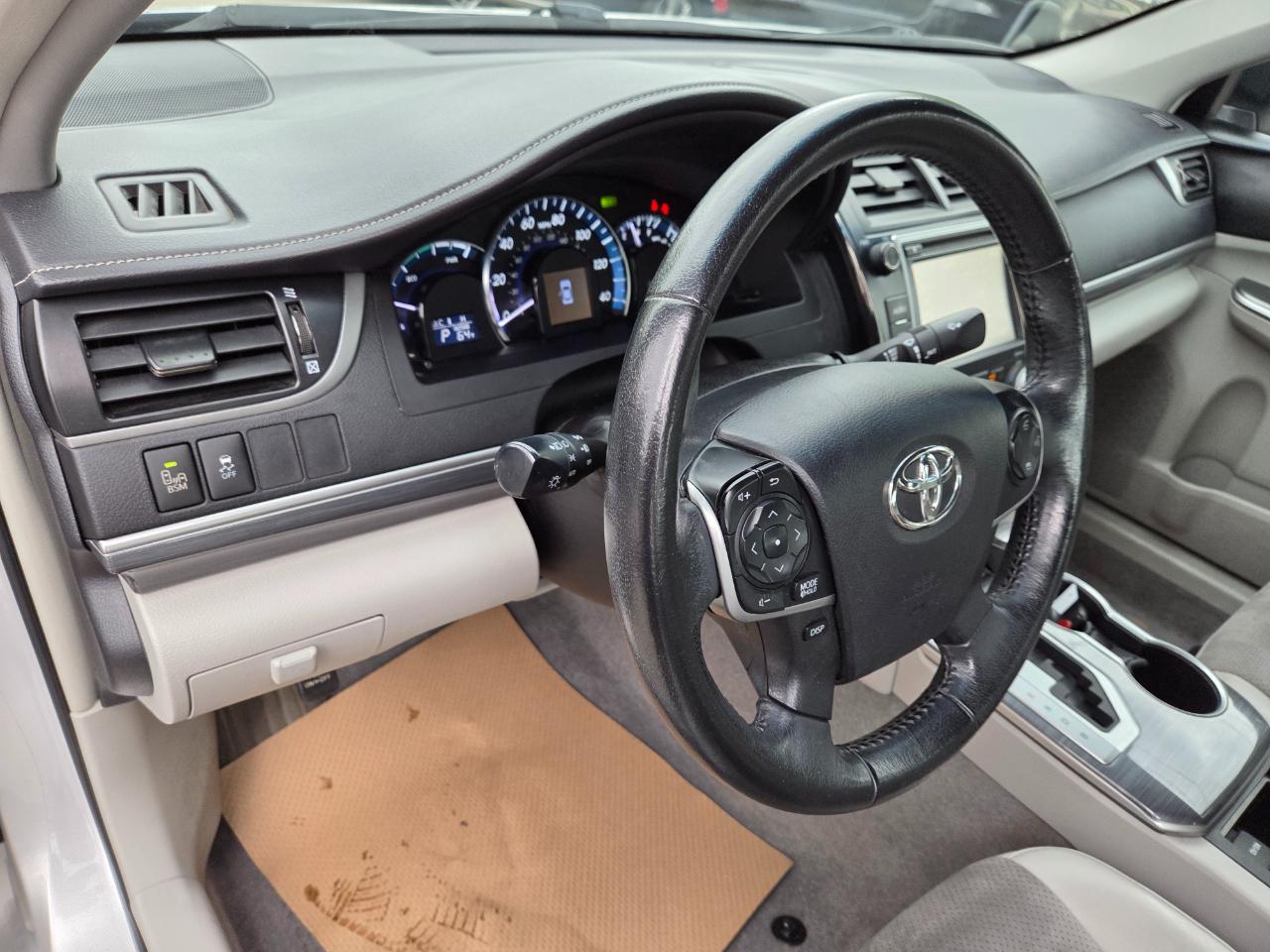 Toyota Camry Hybrid XLE 2014