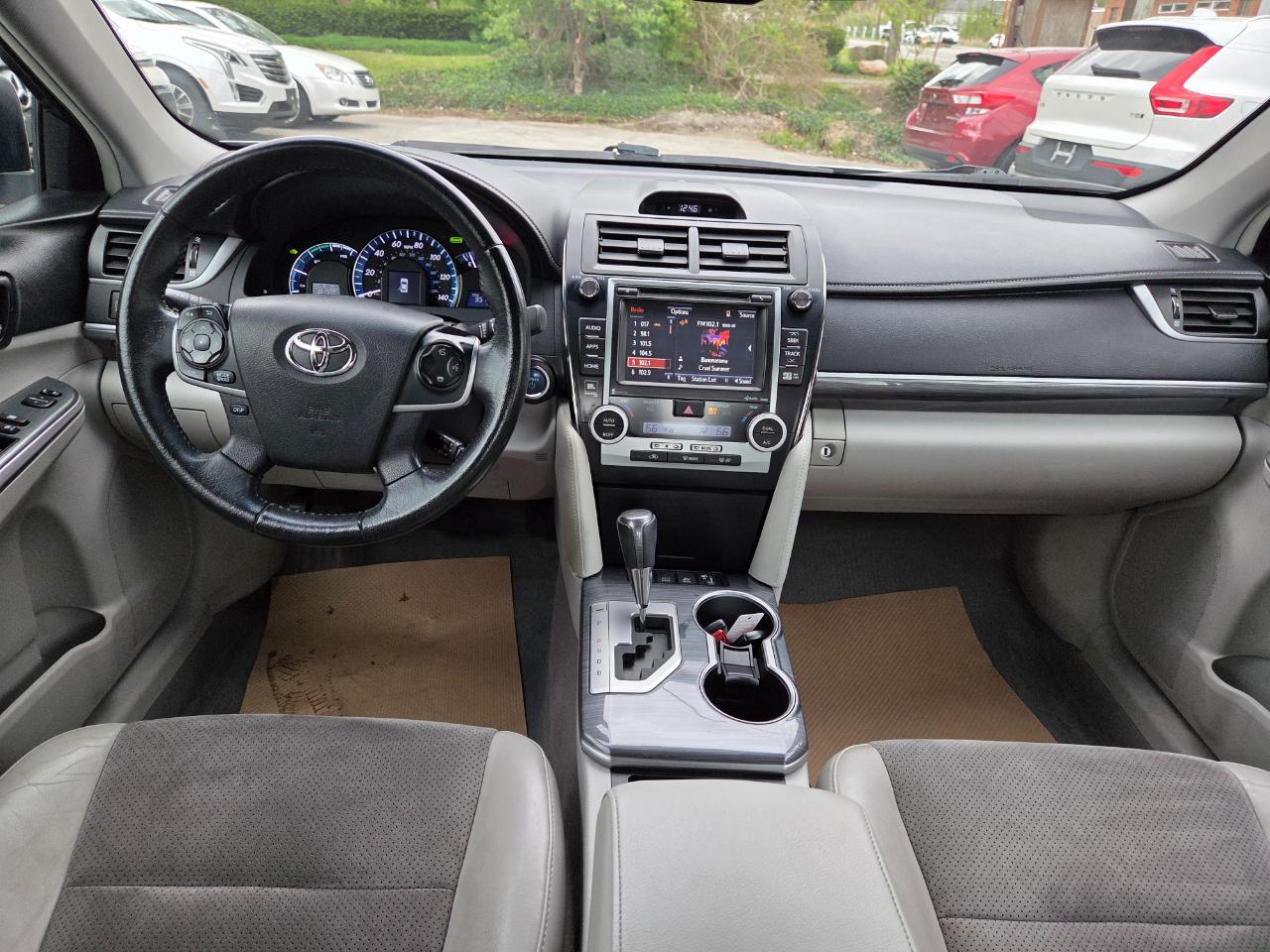 Toyota Camry Hybrid XLE 2014