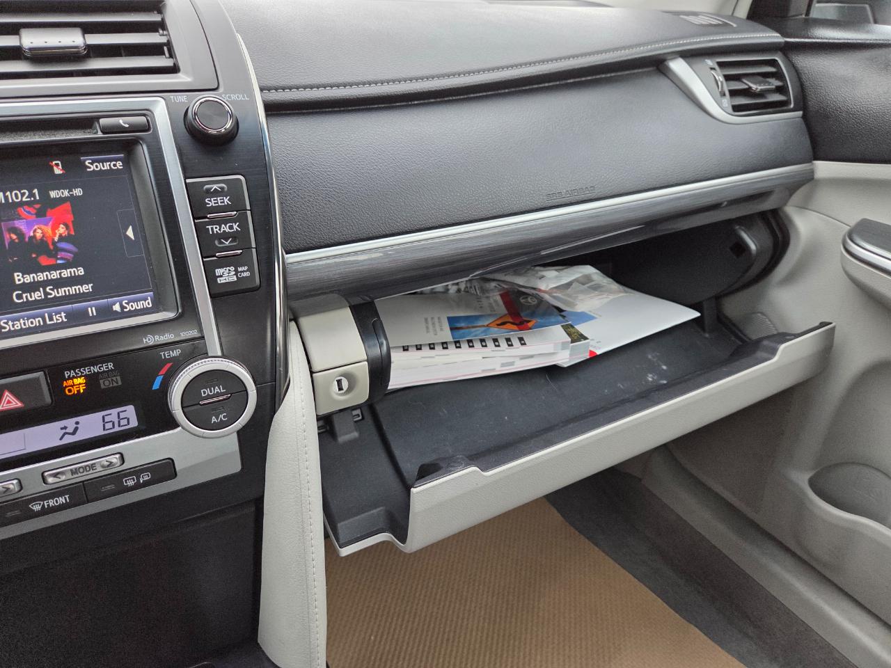 Toyota Camry Hybrid XLE 2014