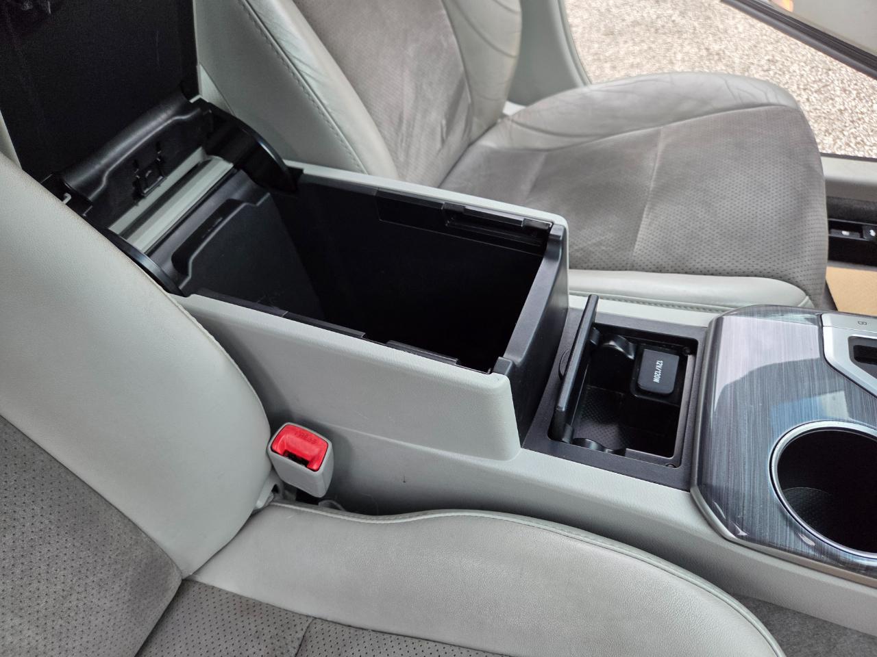 Toyota Camry Hybrid XLE 2014