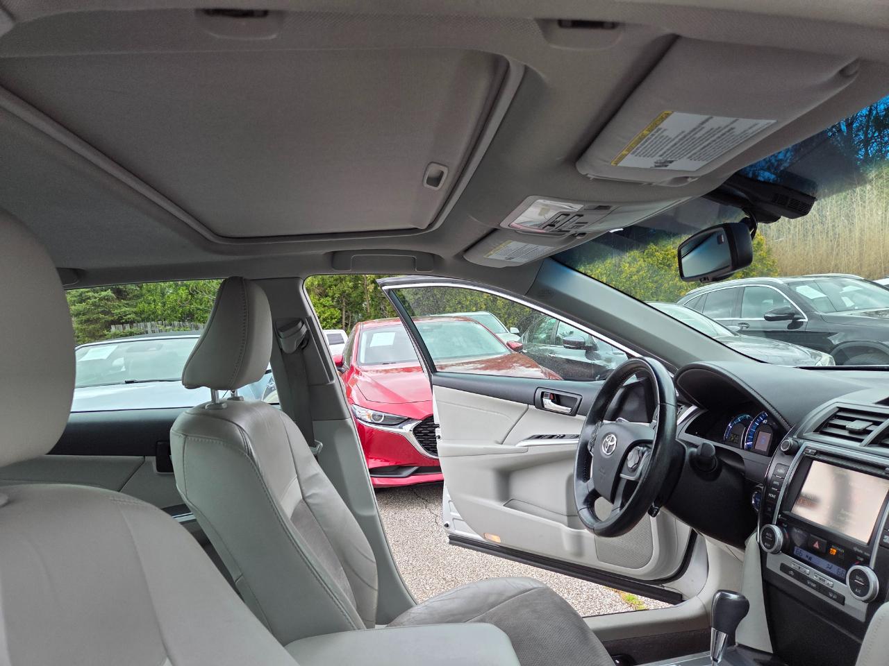Toyota Camry Hybrid XLE 2014