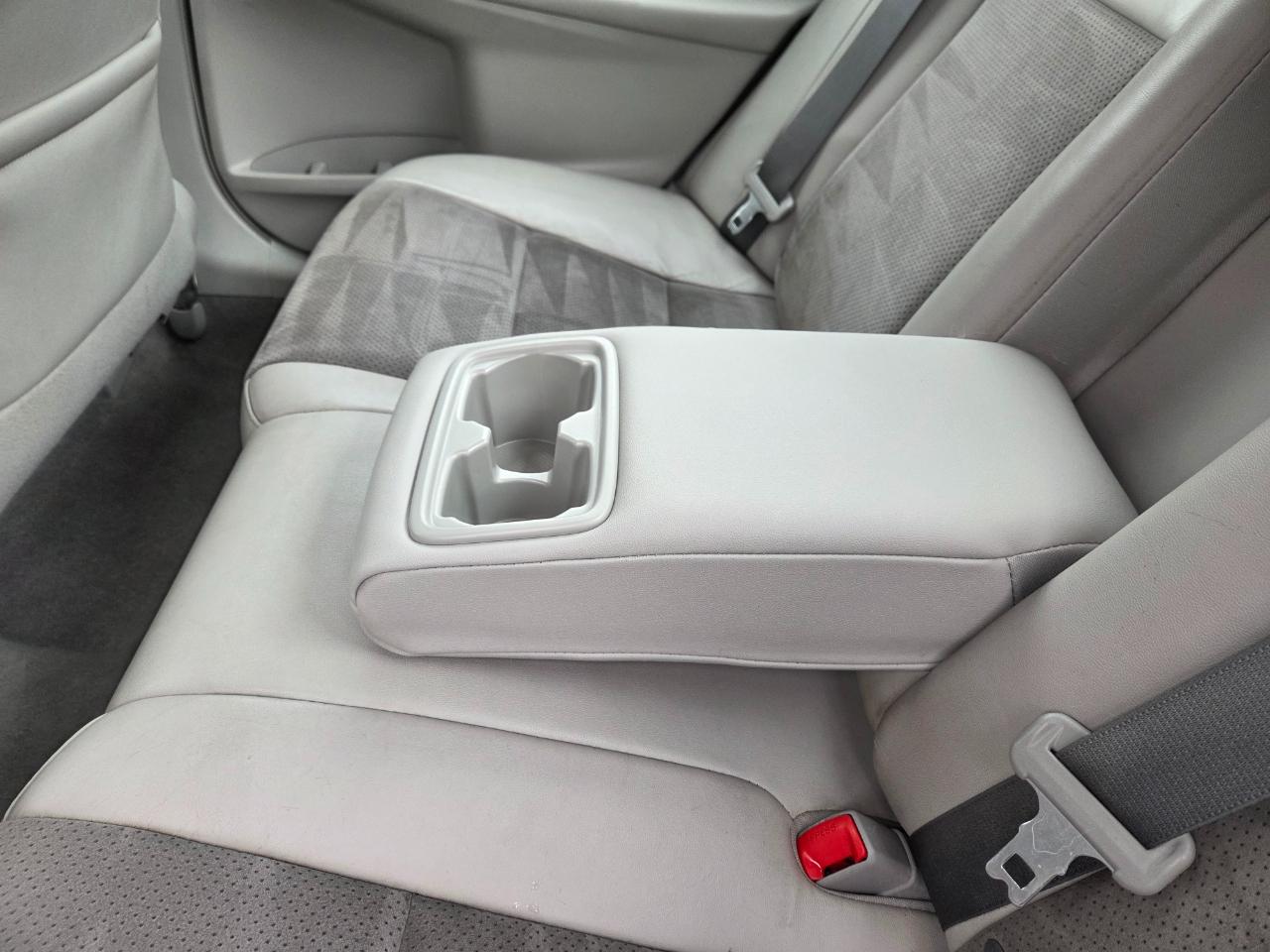 Toyota Camry Hybrid XLE 2014