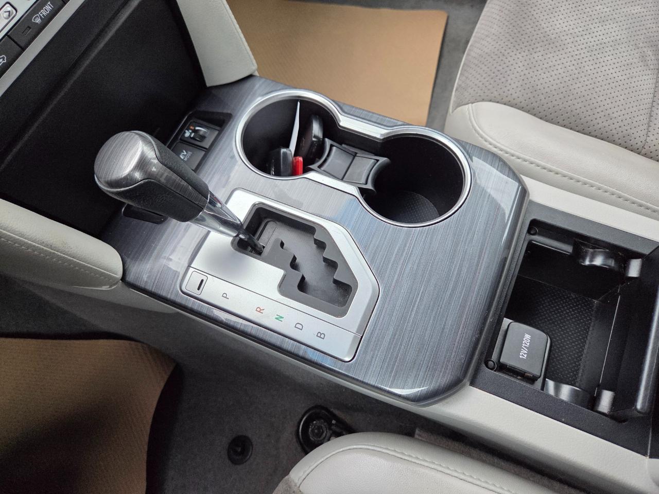 Toyota Camry Hybrid XLE 2014