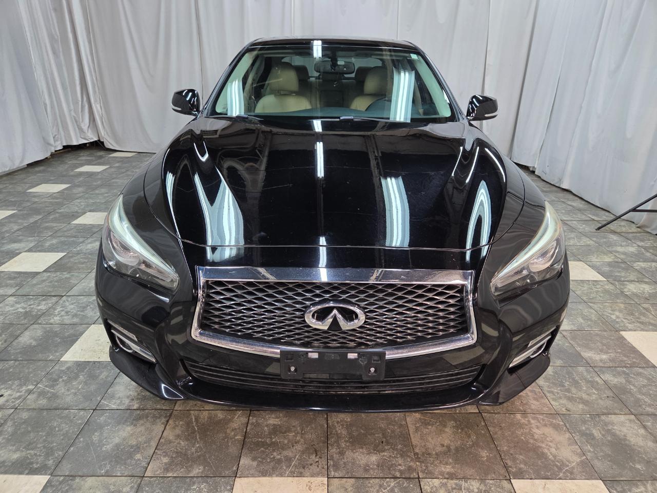 Infiniti Q50 Premium 4D Sedan AWD 2015