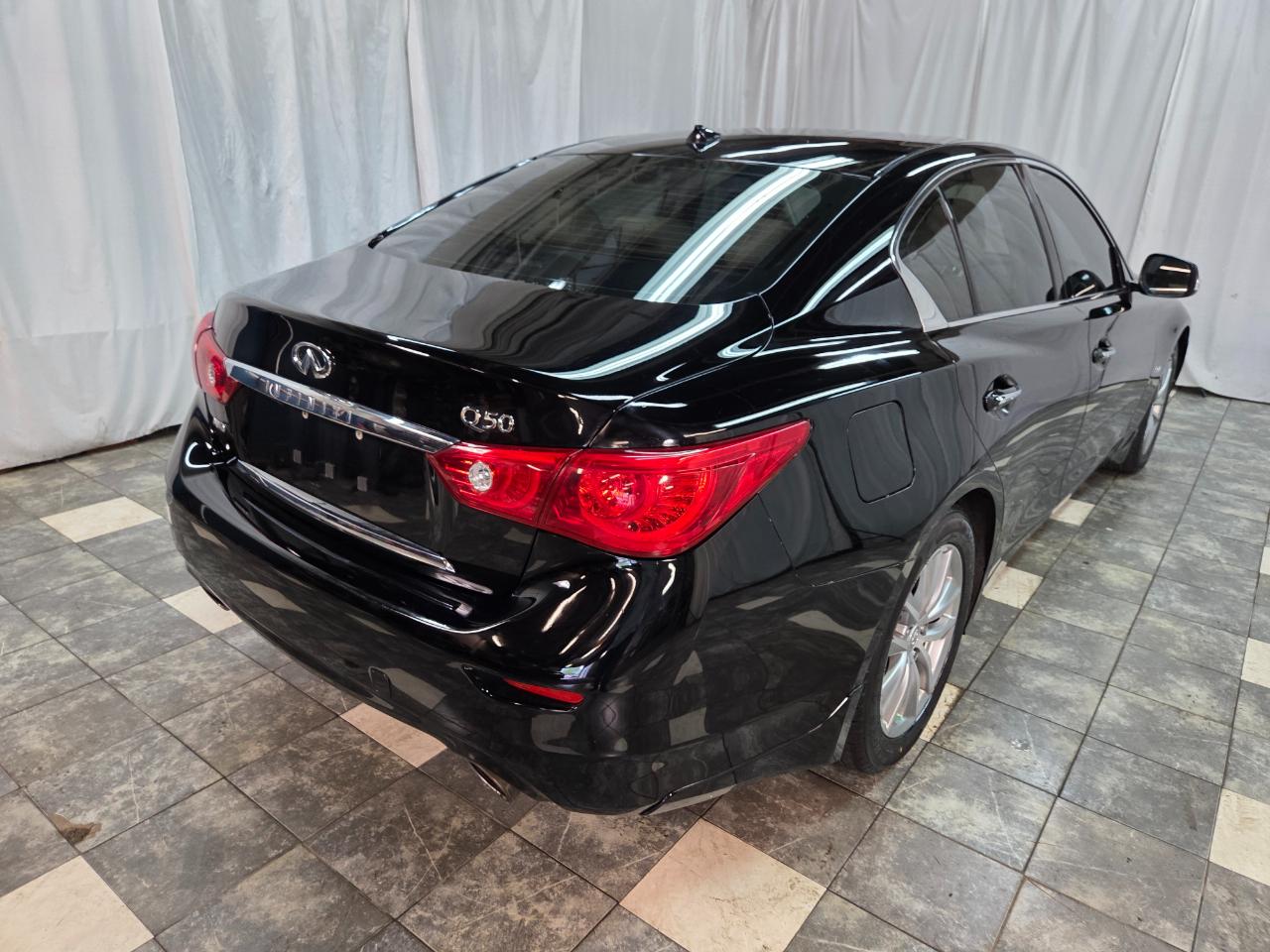 Infiniti Q50 Premium 4D Sedan AWD 2015