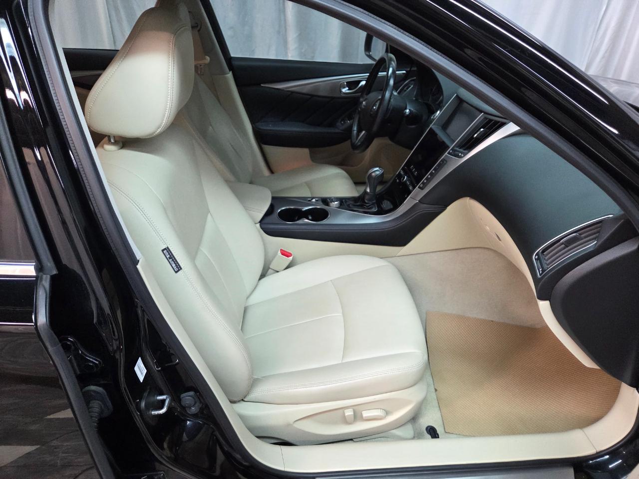 Infiniti Q50 Premium 4D Sedan AWD 2015