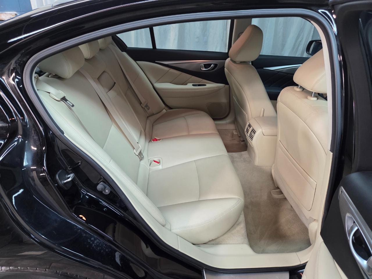 Infiniti Q50 Premium 4D Sedan AWD 2015