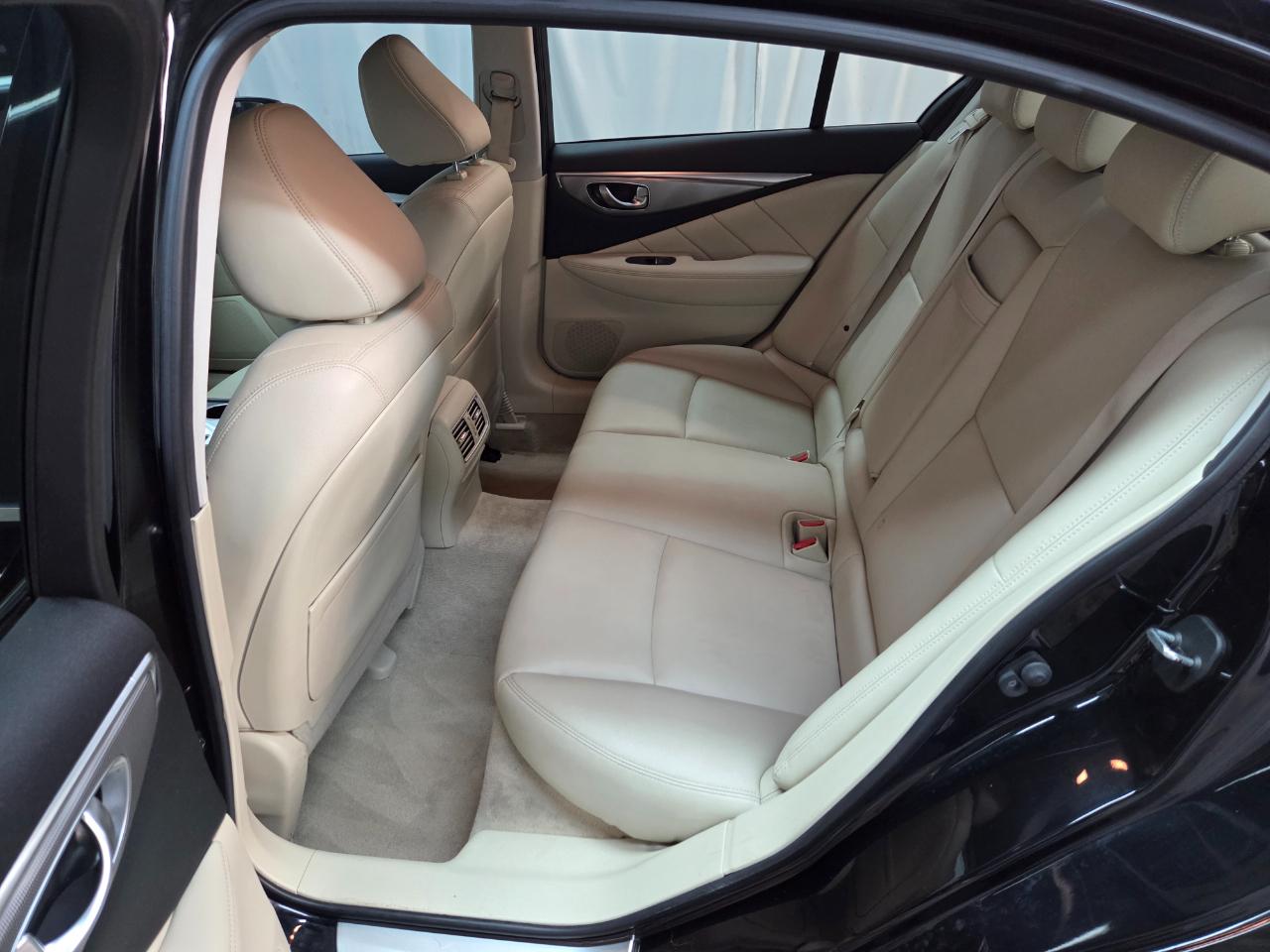 Infiniti Q50 Premium 4D Sedan AWD 2015