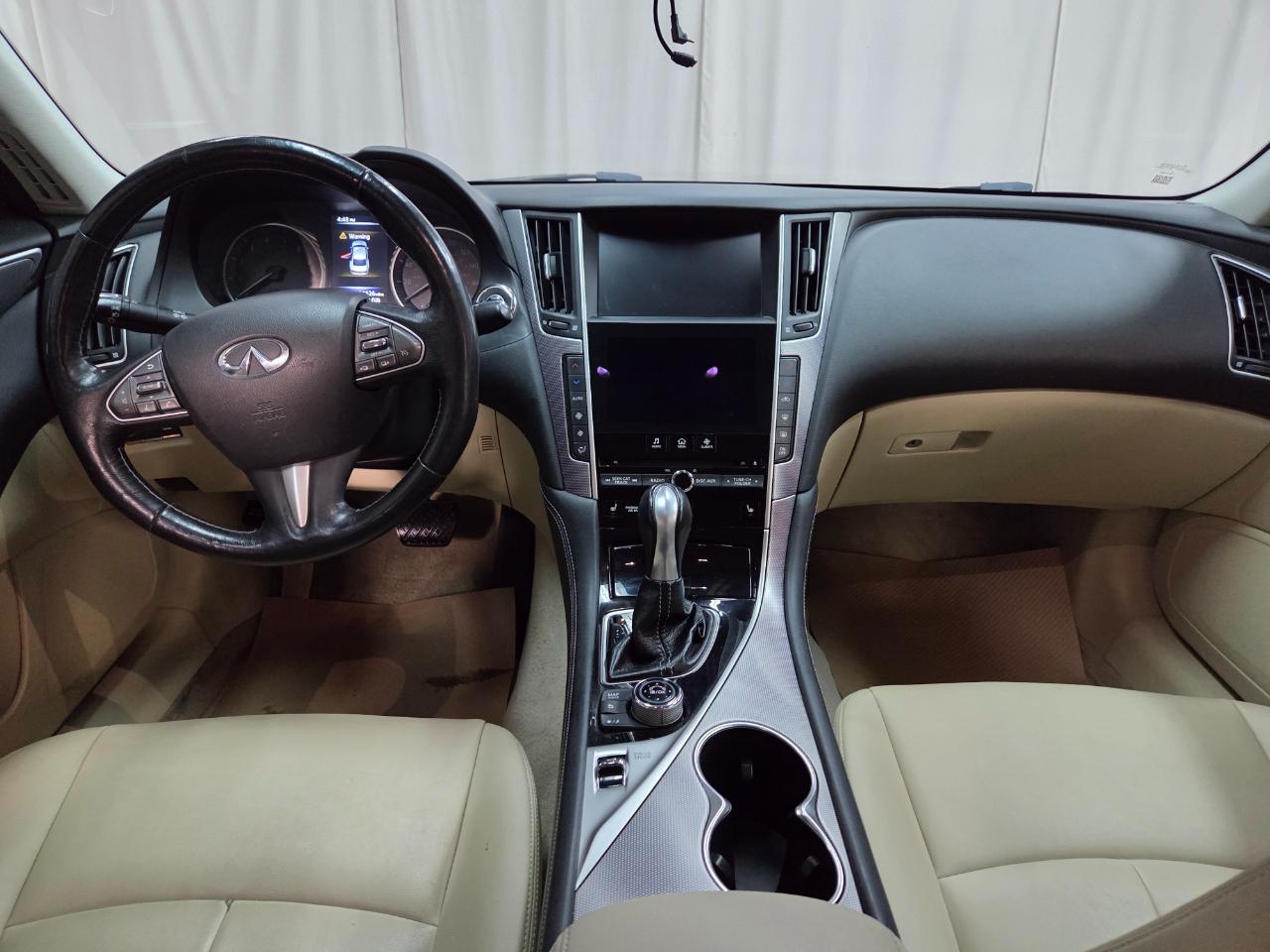 Infiniti Q50 Premium 4D Sedan AWD 2015