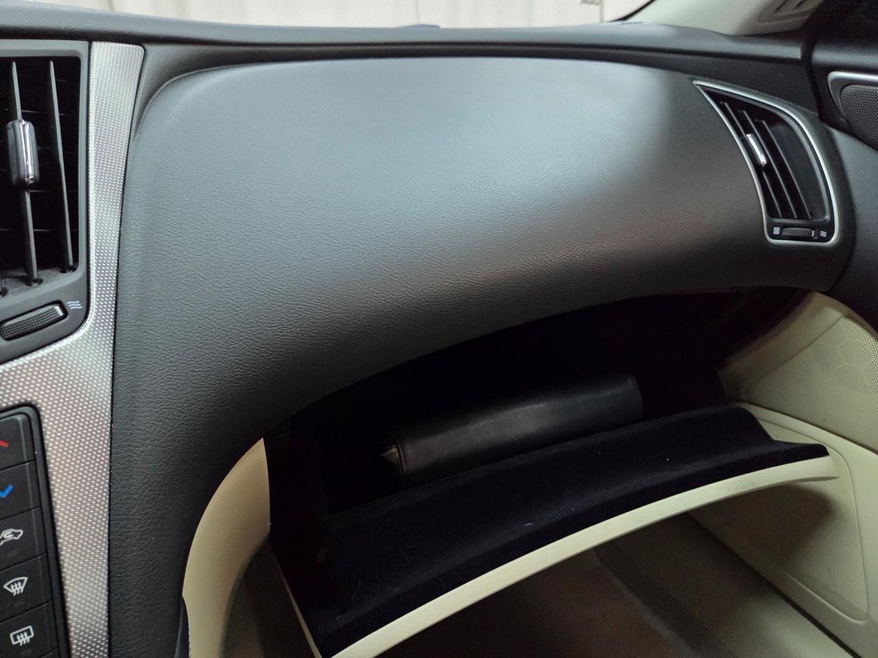 Infiniti Q50 Premium 4D Sedan AWD 2015