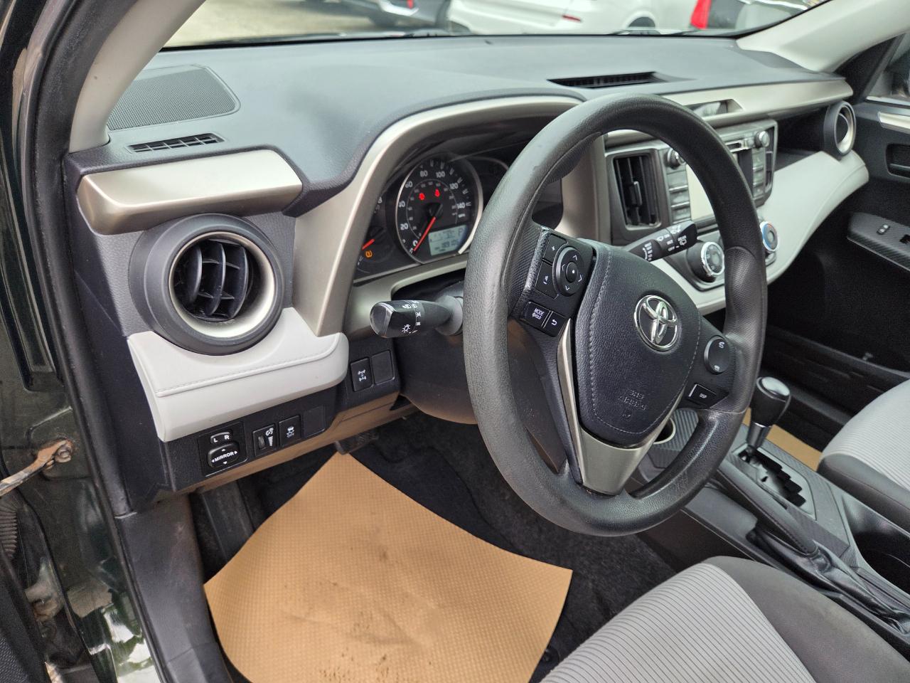 Toyota RAV4 LE AWD 2013