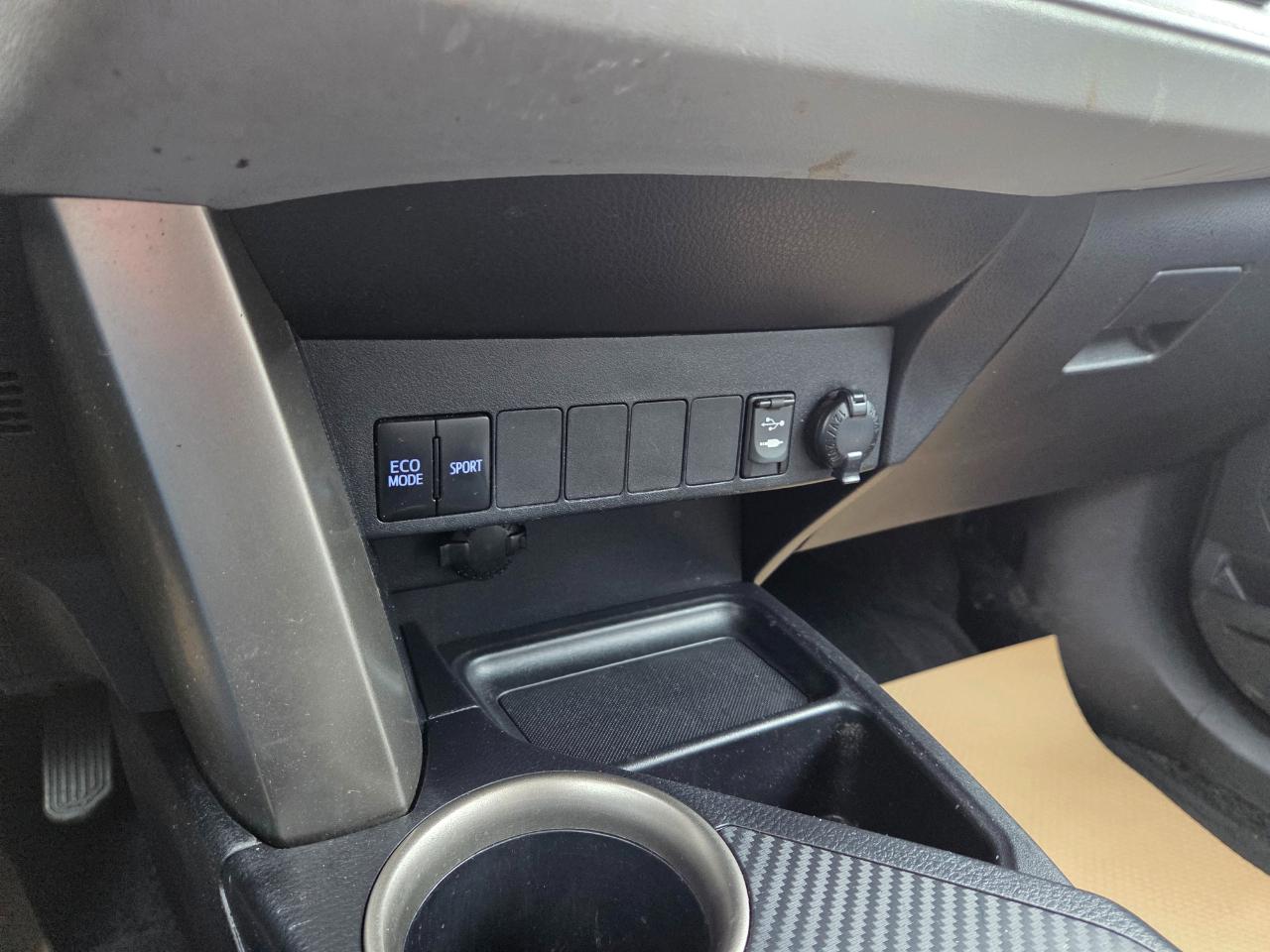 Toyota RAV4 LE AWD 2013