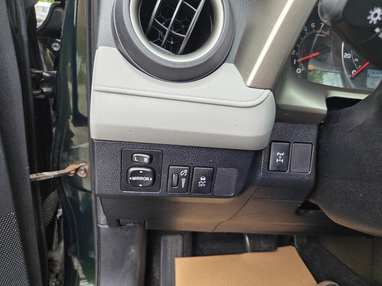 Toyota RAV4 LE AWD 2013