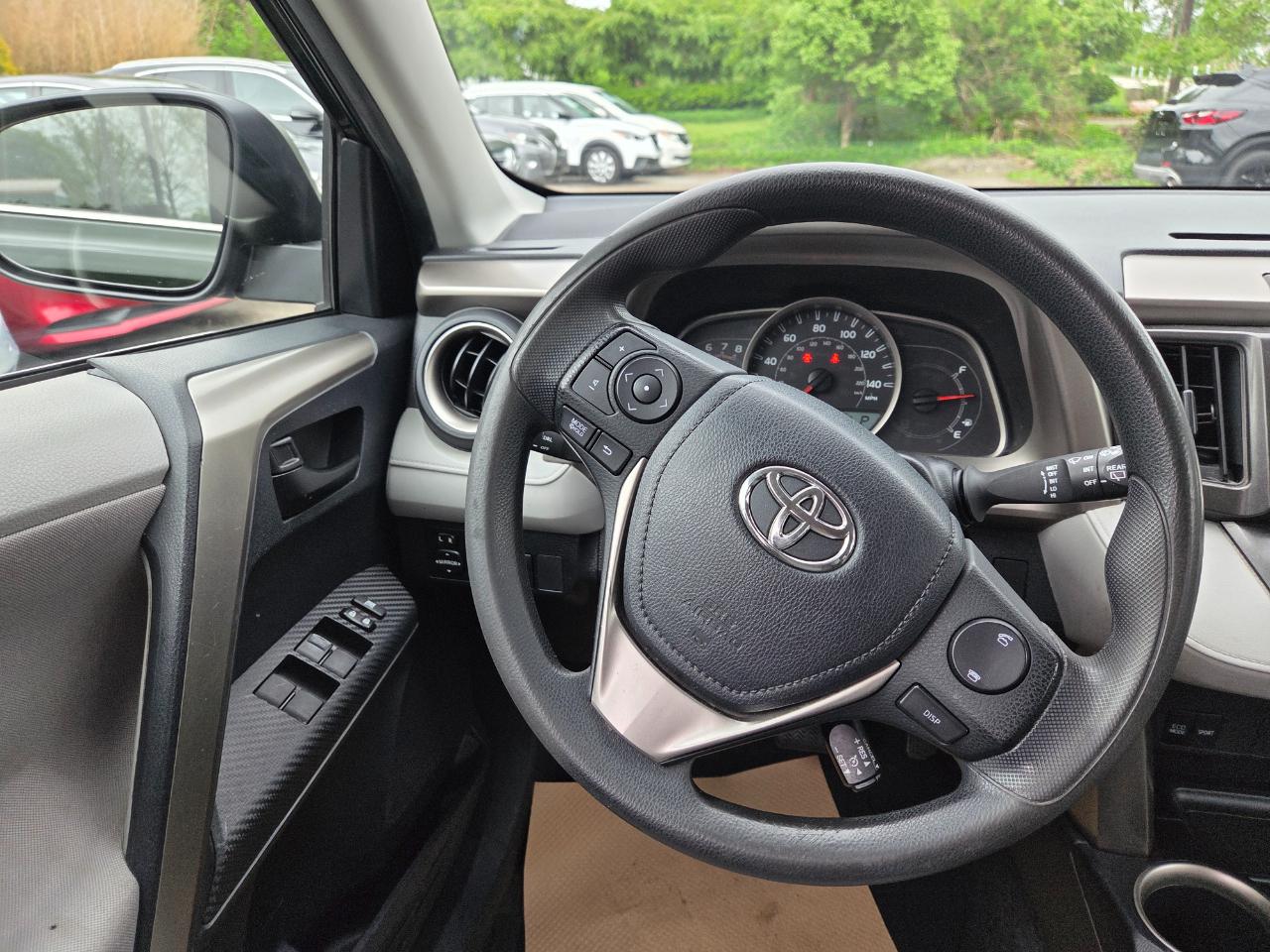 Toyota RAV4 LE AWD 2013