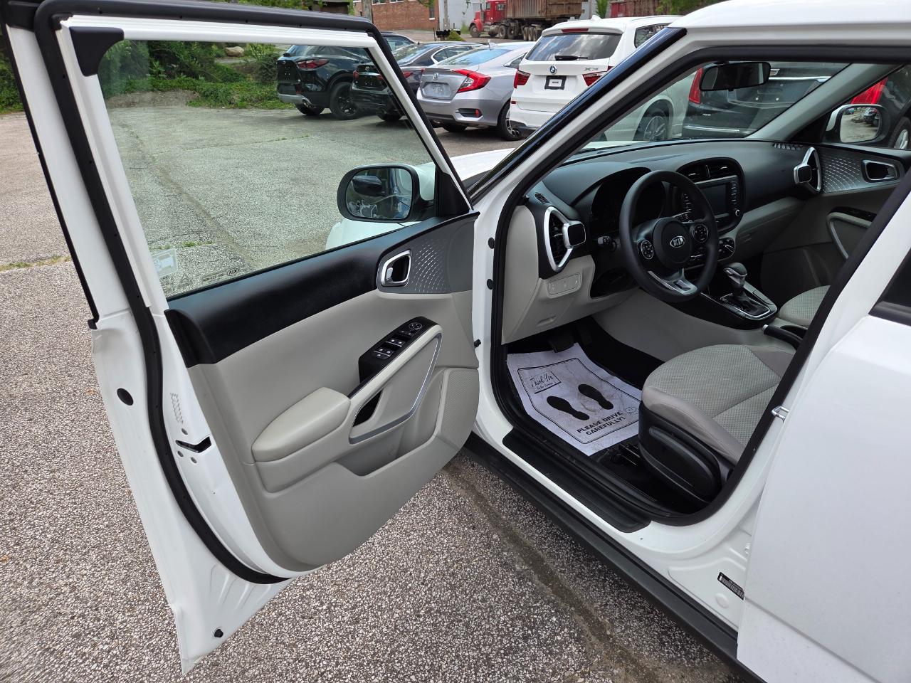Kia Soul LX CVT 2021
