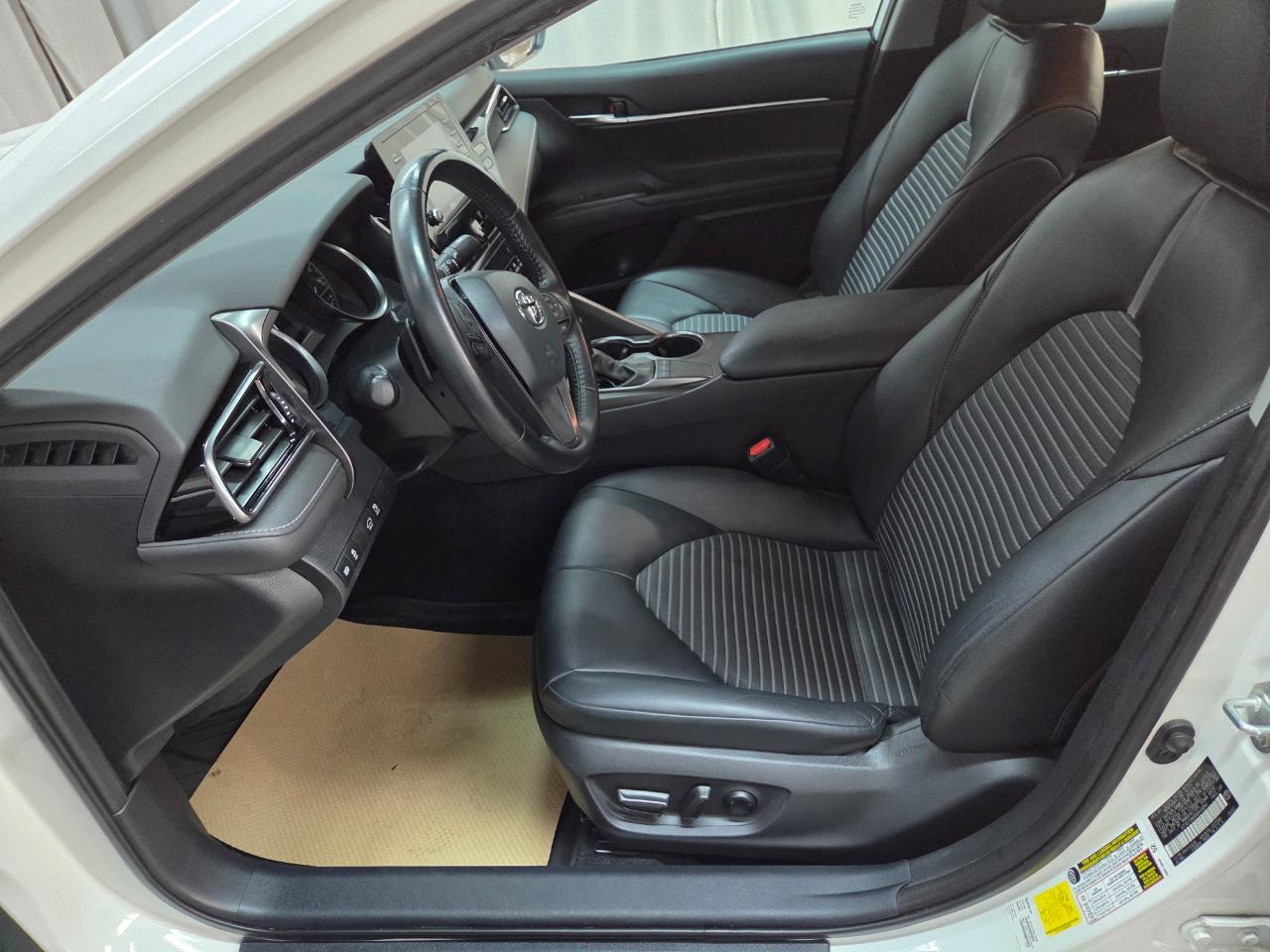 Toyota Camry SE 2022