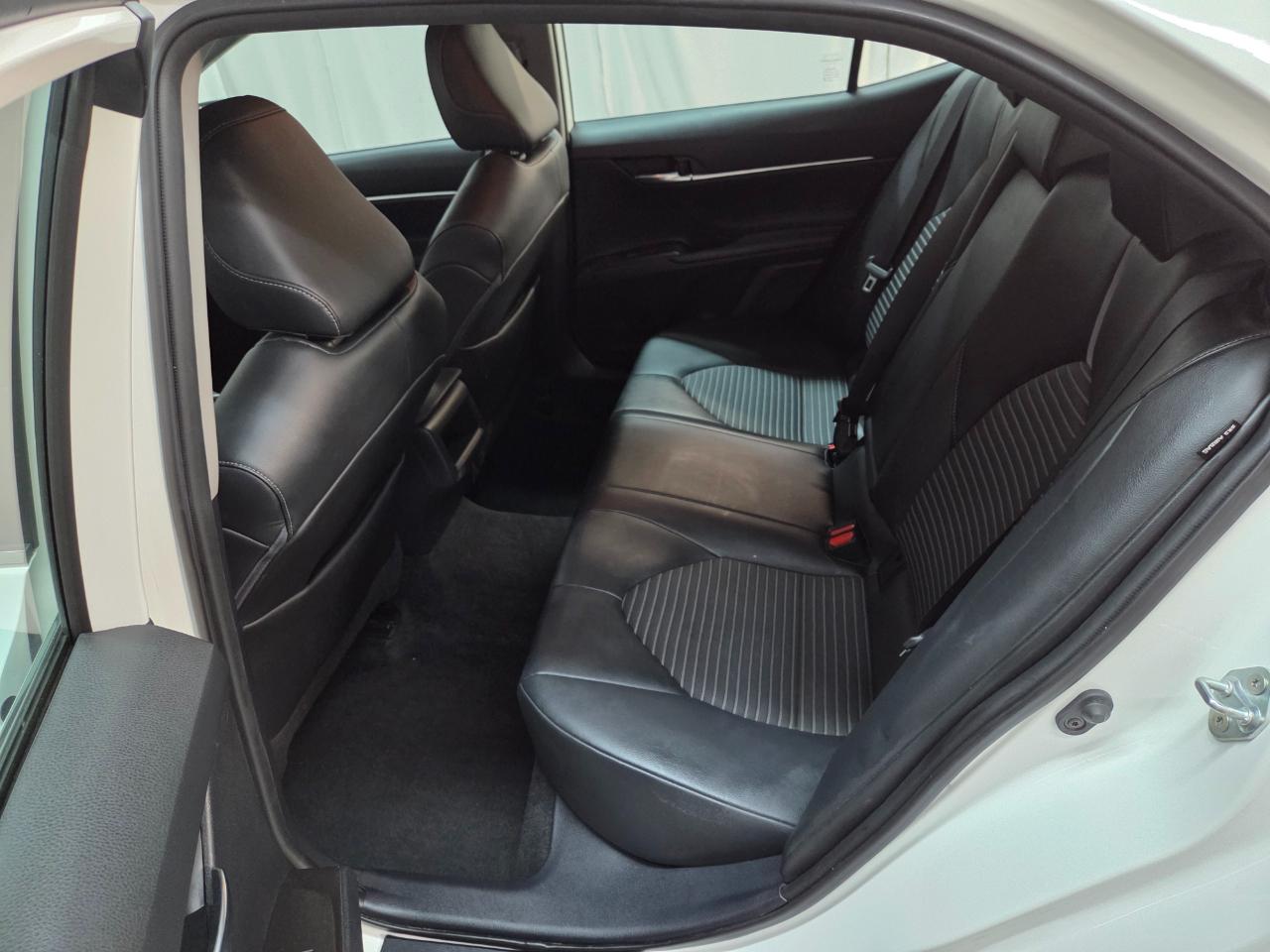 Toyota Camry SE 2022