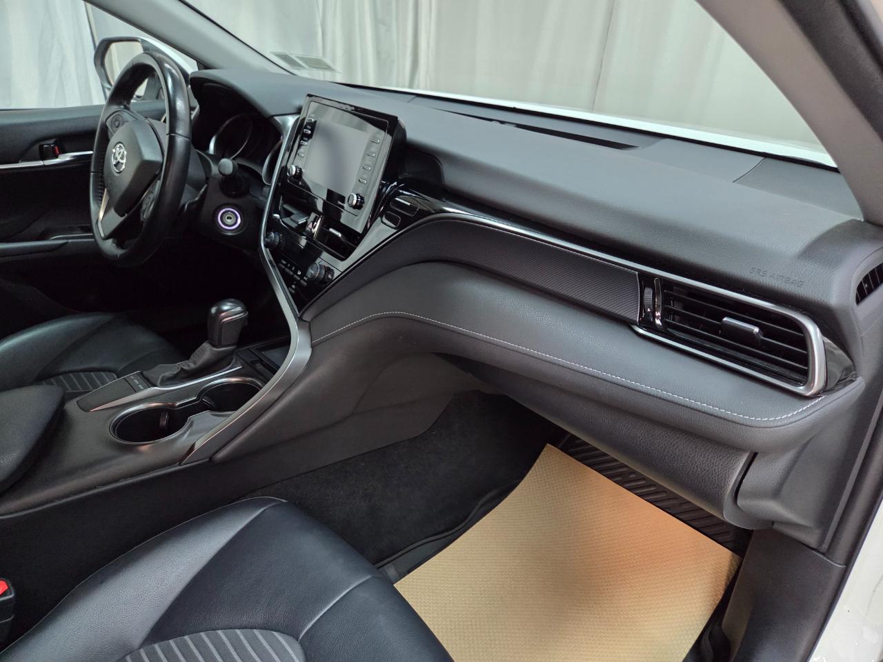 Toyota Camry SE 2022