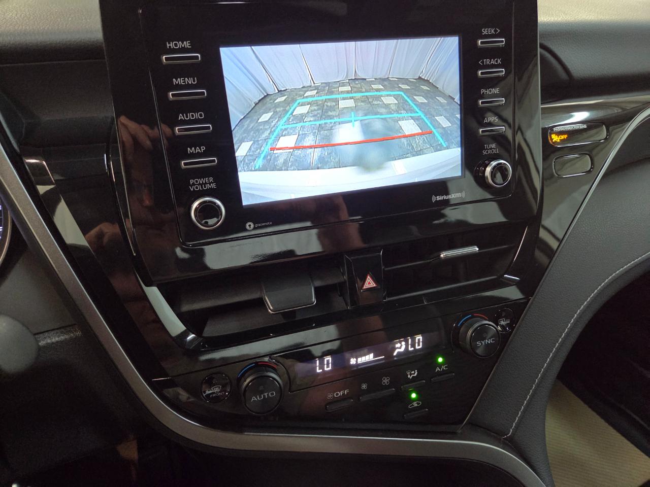 Toyota Camry SE 2022