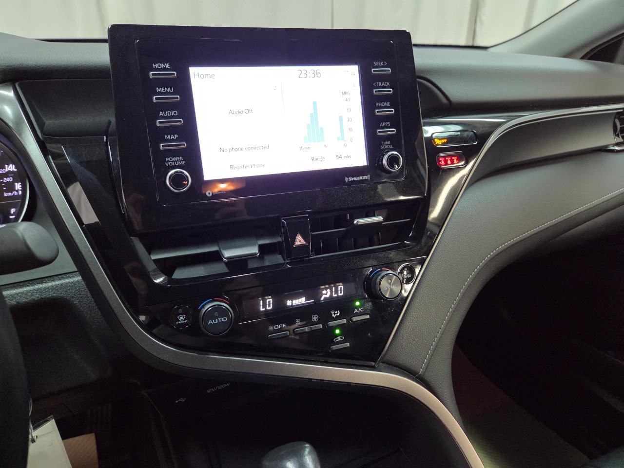 Toyota Camry SE 2022