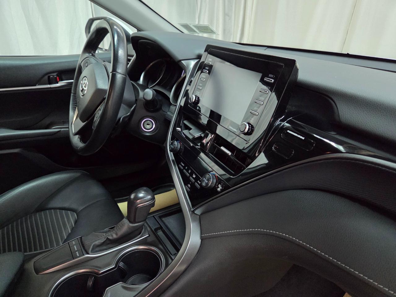 Toyota Camry SE 2022