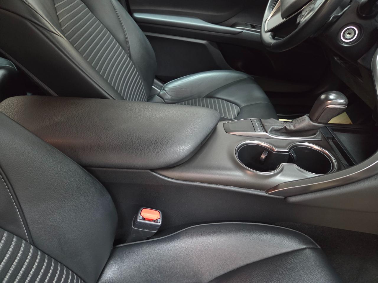 Toyota Camry SE 2022