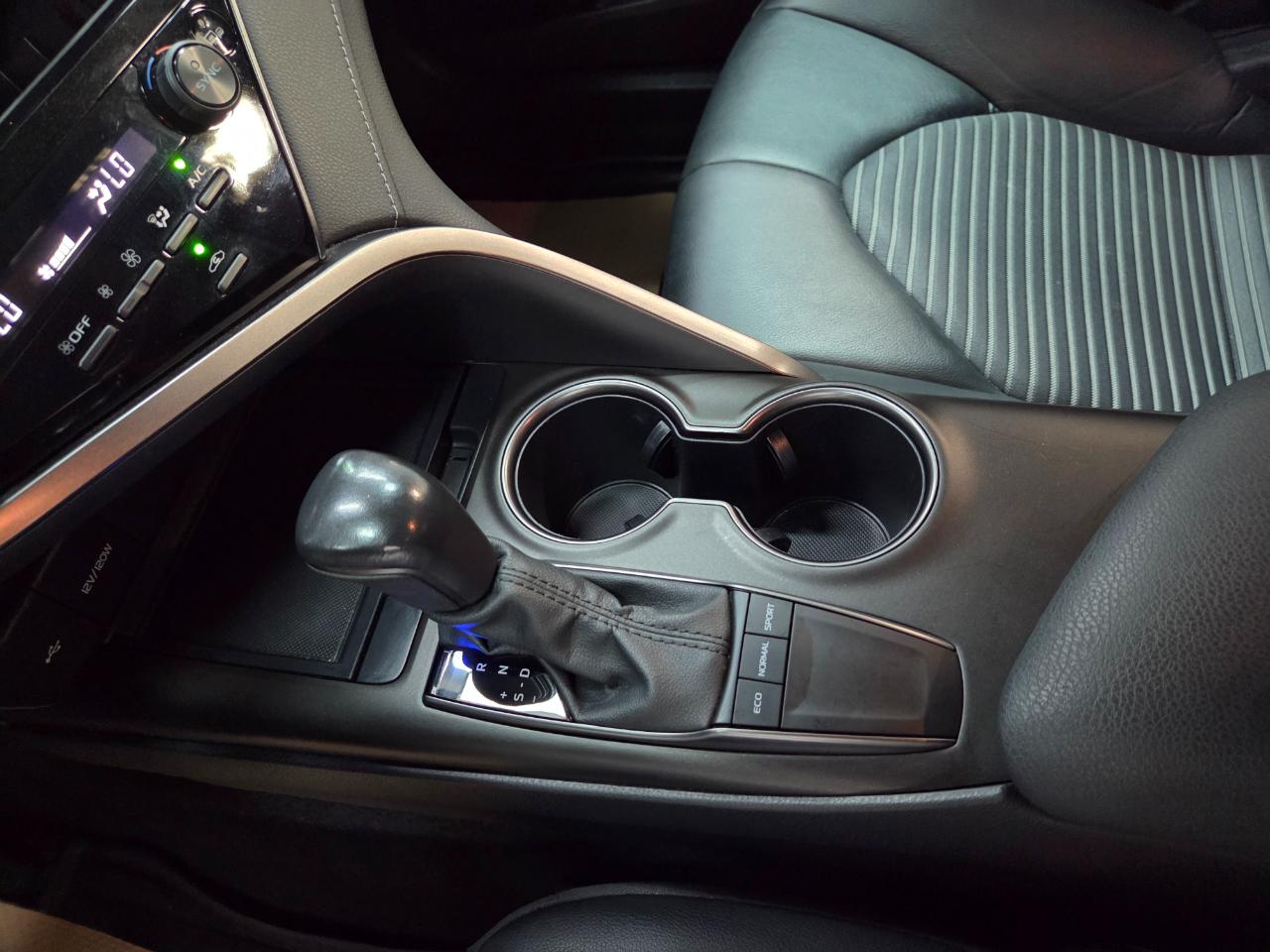 Toyota Camry SE 2022