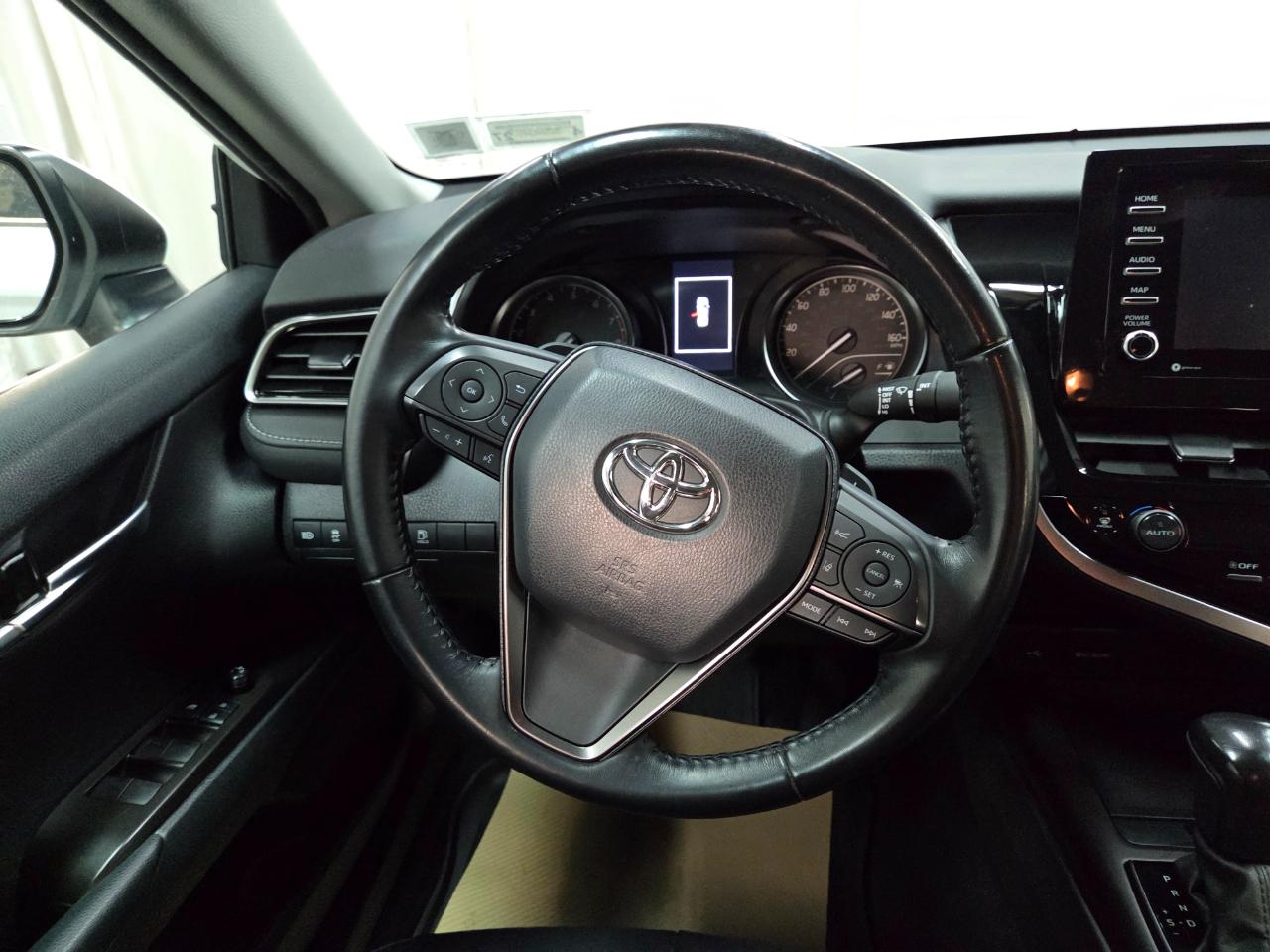 Toyota Camry SE 2022