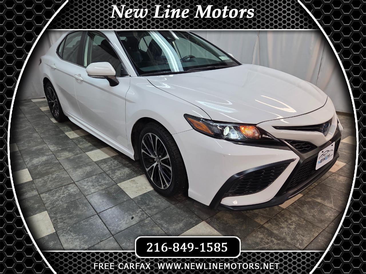 Toyota Camry SE 2022
