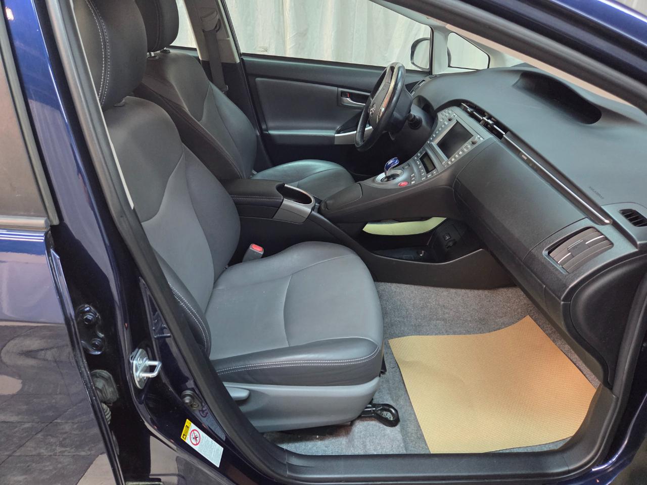 Toyota Prius Five 2015