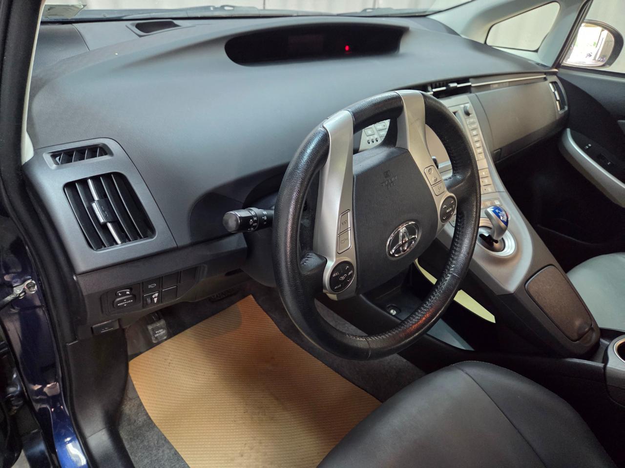 Toyota Prius Five 2015