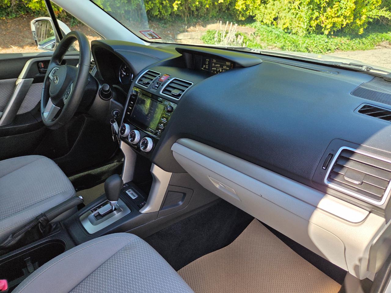Subaru Forester 2.5i Premium PZEV CVT 2017