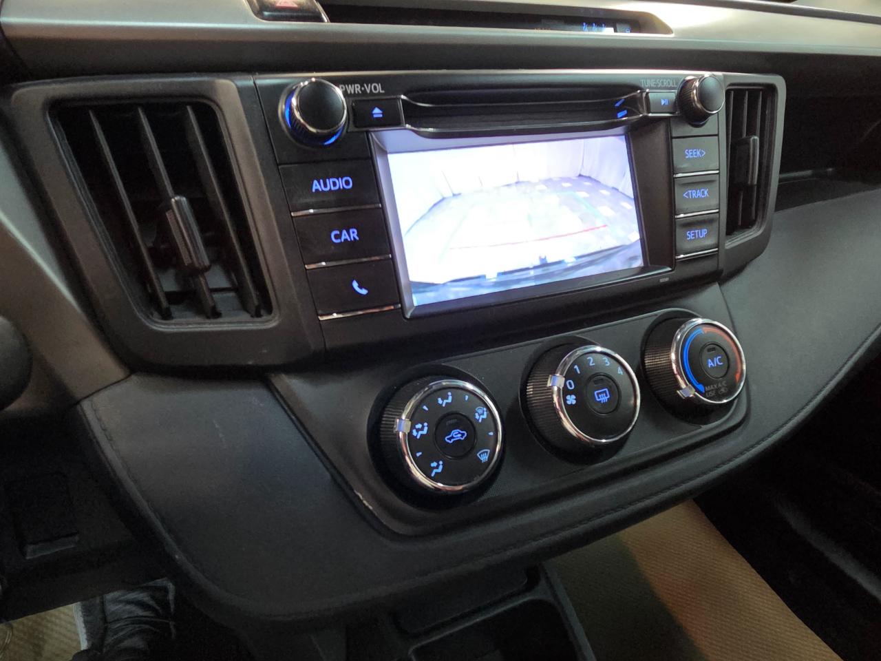 Toyota RAV4 LE AWD 2017