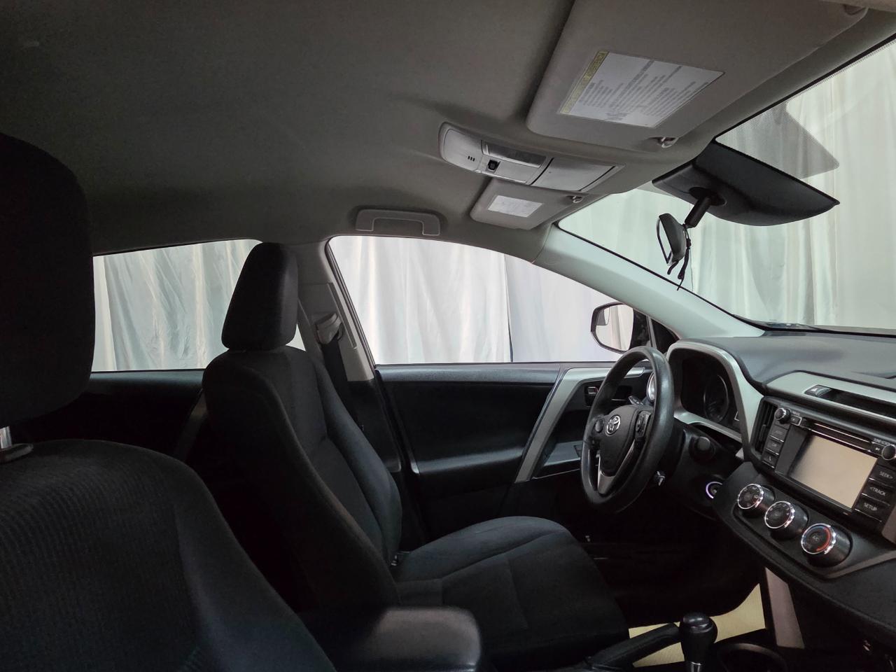 Toyota RAV4 LE AWD 2017