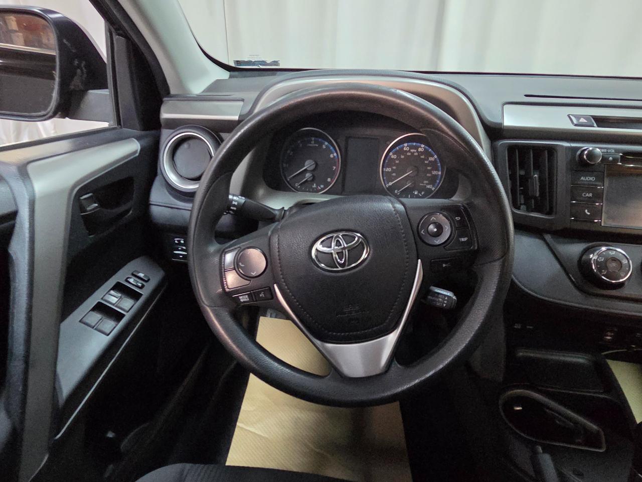 Toyota RAV4 LE AWD 2017