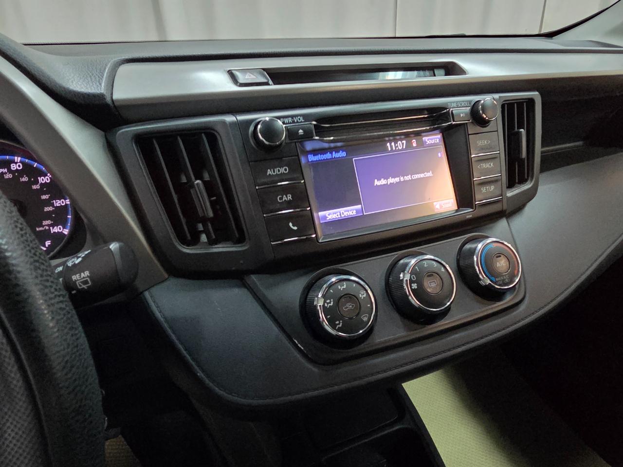 Toyota RAV4 LE AWD 2017