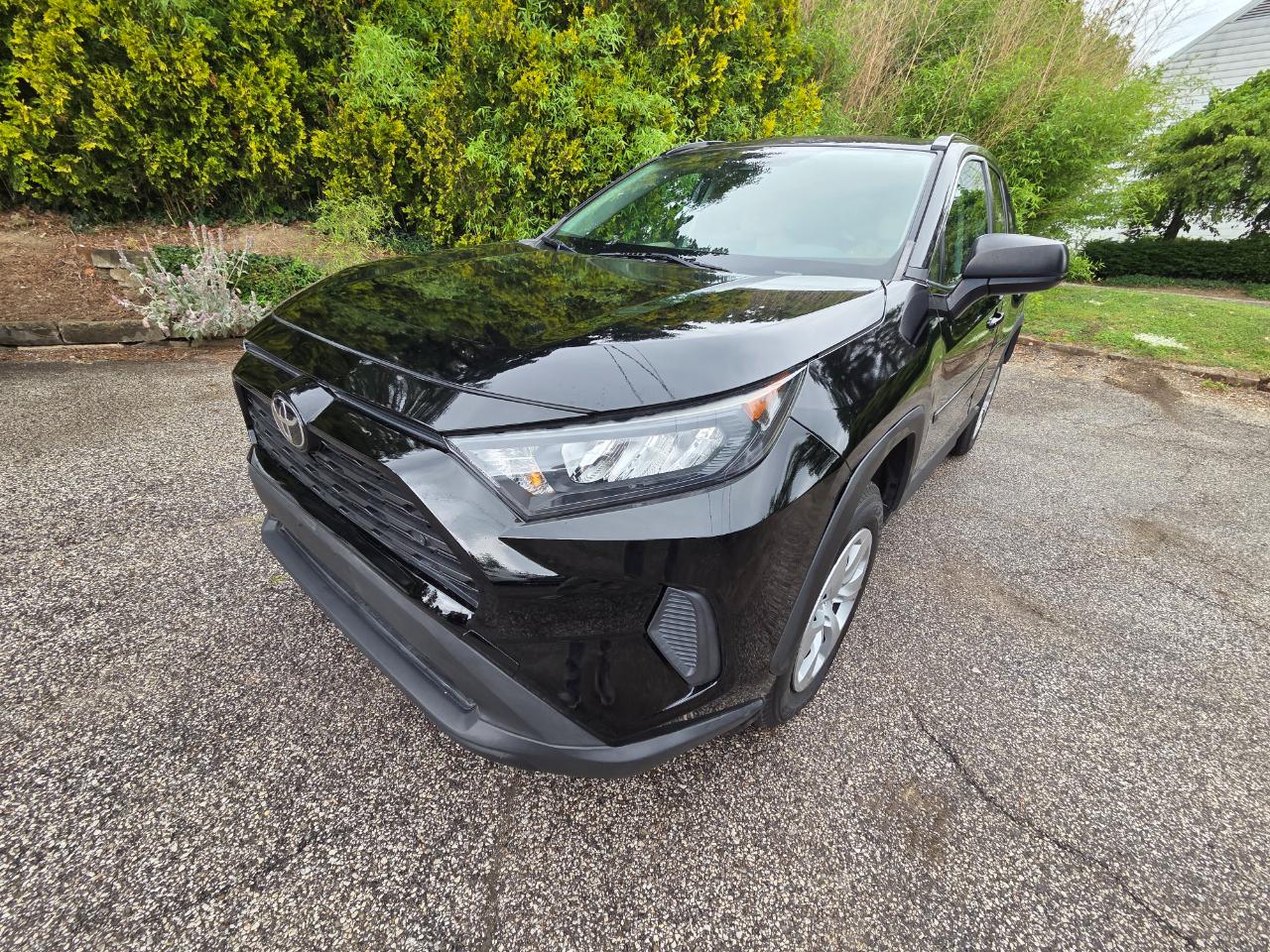 Toyota RAV4 LE AWD 2020