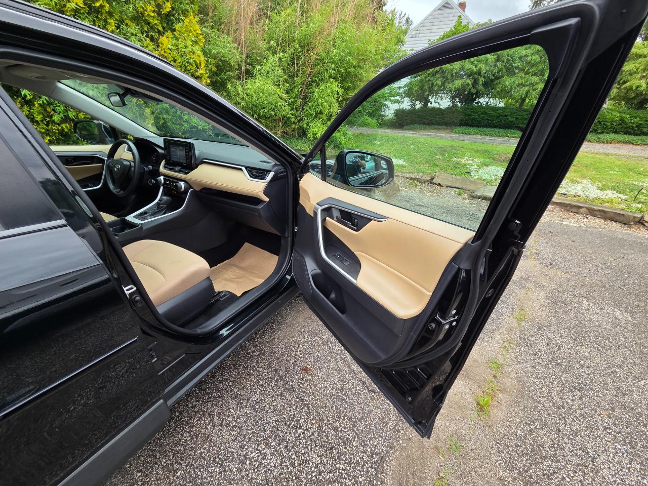 Toyota RAV4 LE AWD 2020