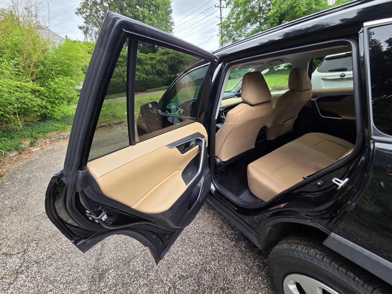 Toyota RAV4 LE AWD 2020