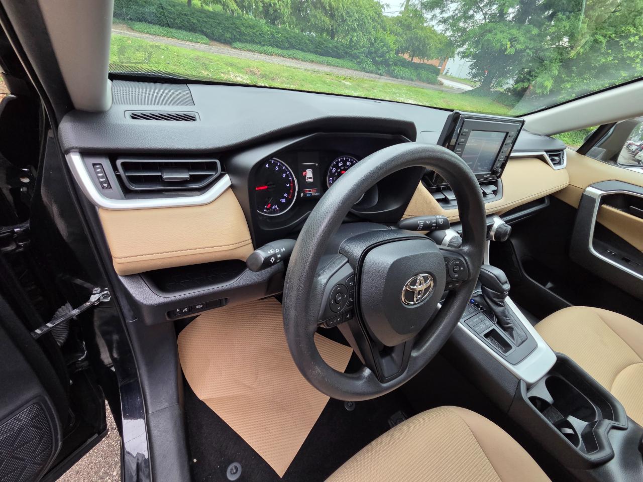Toyota RAV4 LE AWD 2020