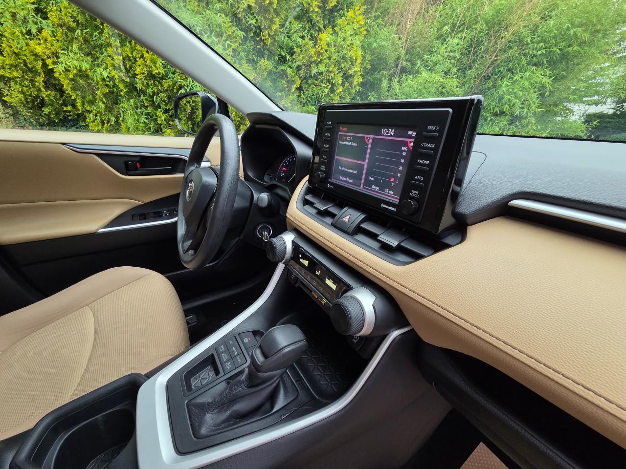 Toyota RAV4 LE AWD 2020