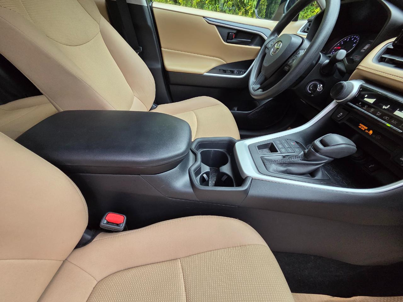 Toyota RAV4 LE AWD 2020