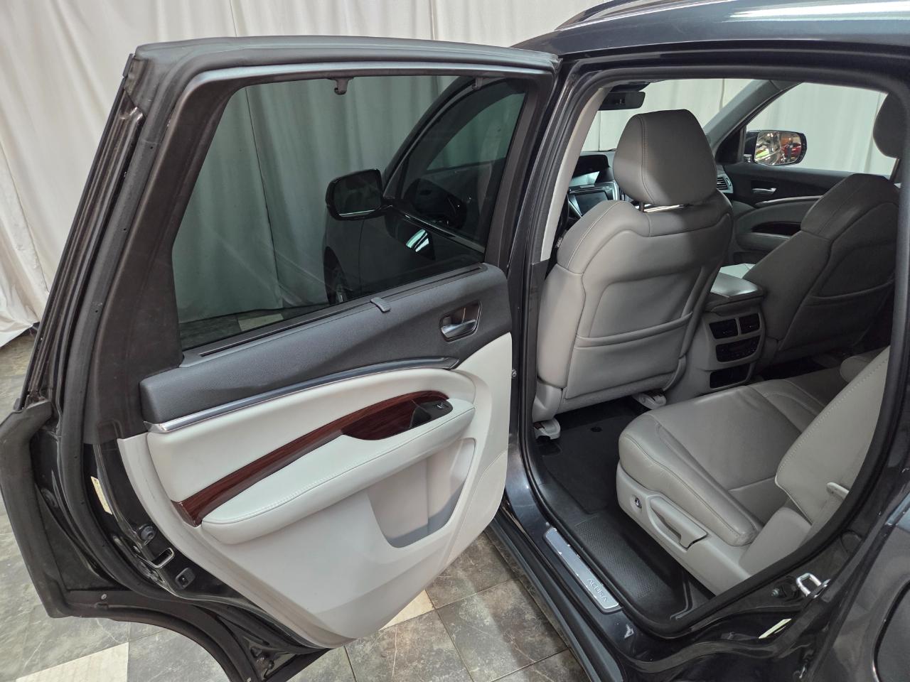 Acura MDX 9-Spd AT SH-AWD w/Advance and Entertainment 2016