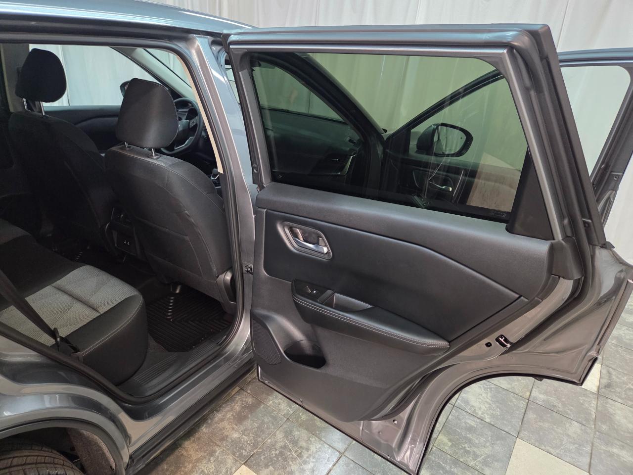 Nissan Rogue SV AWD 2025
