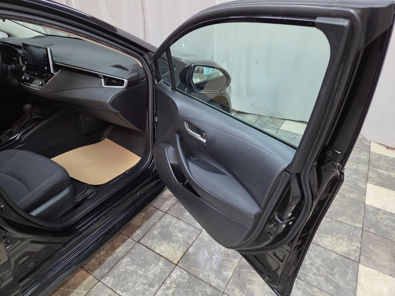Toyota Corolla LE 2020