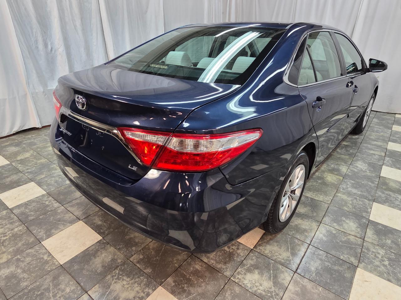 Toyota Camry LE Auto (Natl) 2016