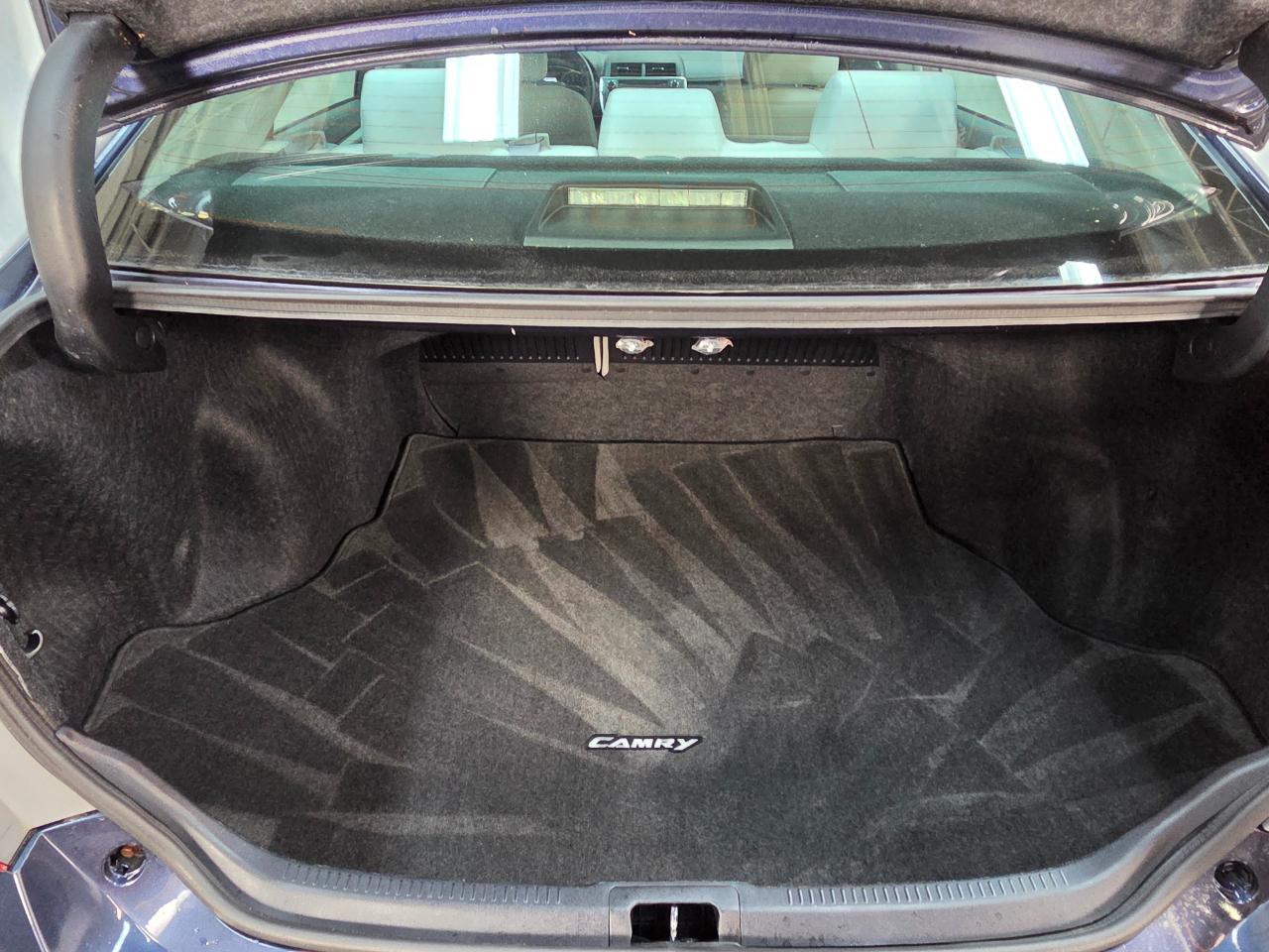 Toyota Camry LE Auto (Natl) 2016