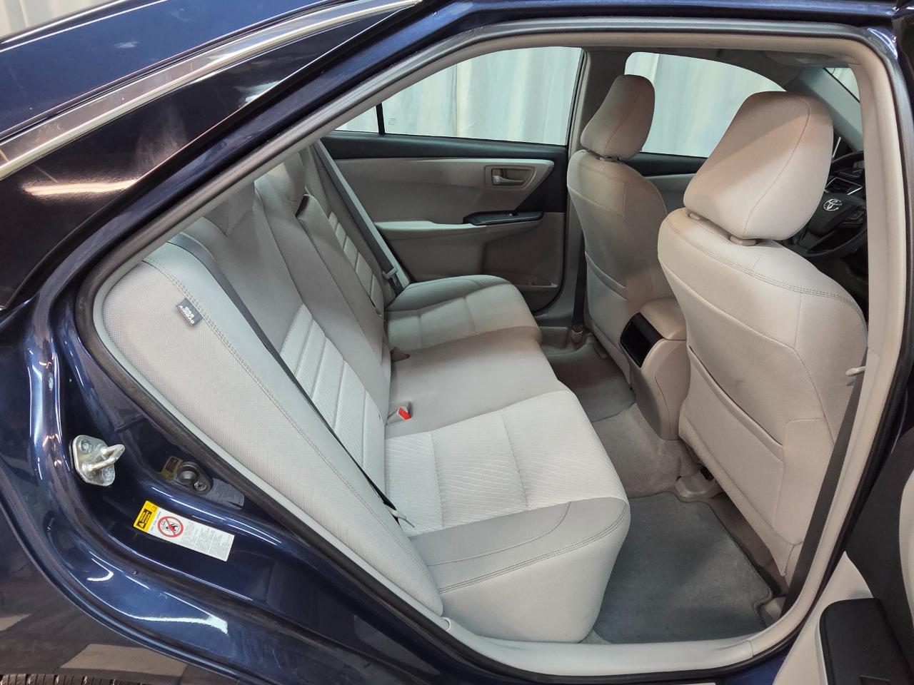 Toyota Camry LE Auto (Natl) 2016