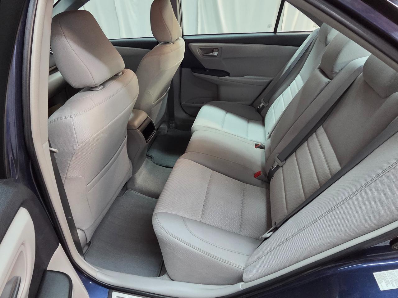 Toyota Camry LE Auto (Natl) 2016